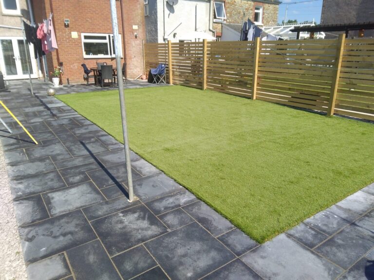 5 Best Fencing Contractors in Exeter – Find boundary options for your garden